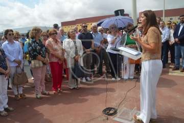 Acto de descubrimiento de la placa de la calle de Farmacéutico Francisco Artiles Betancor (Foto TA)